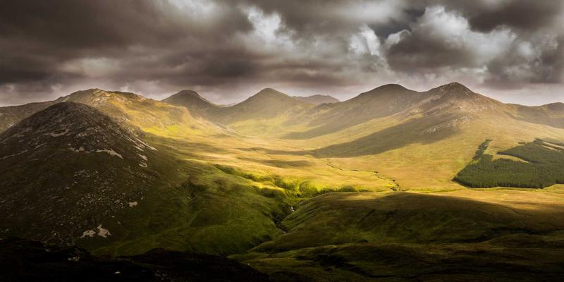 公益是什么？超越慈善与志愿的深层解读：从心灵共鸣到社会变革